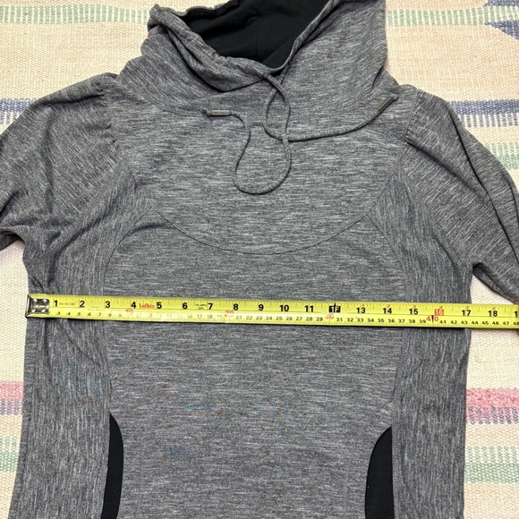PrAna Women’s Small Cowl Neck Pullover Poly Blend Sweatshirt Grey Front Pockets - Picture 6 of 8